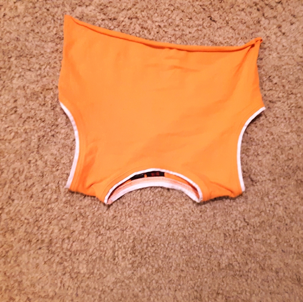 Orange cropped shirt with white rims